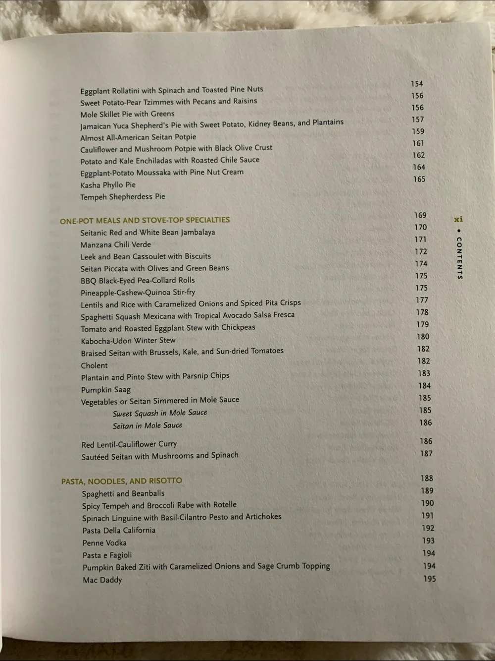 Veganomicon The Ultimate Vegan Cookbook, Isa Moskowitz Terry Romero, Hardback